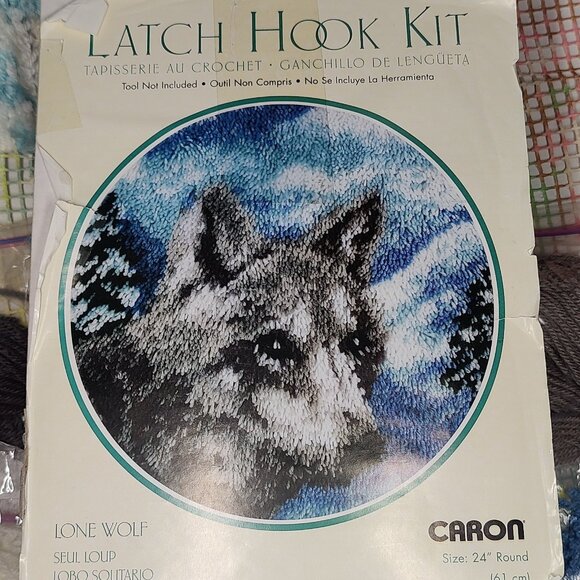 Caron 4784 Lone Wolf Latch Hook Kit PARTIALLY COMPLETED + SUPPLIES TO FINISH - Picture 6 of 11
